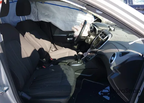 2019 Chevrolet Sonic Lt Auto из США, поврежденный, VIN 1G1JD5SB8K4135638